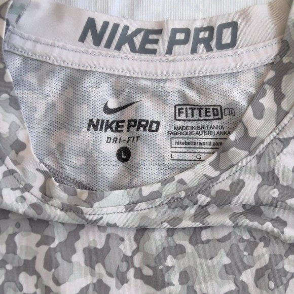 Nike pro fitted shirt - Picture 3 of 3